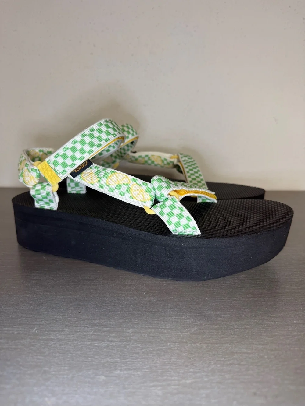 Teva Flatform Universal Platform Sandals Women’s Size 11 Yarrow Picnic Slice